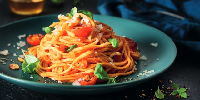 JENDODUCHÉ A RYCHLÉ RECEPTY NA OBLÍBENÉ TĚSTOVINY