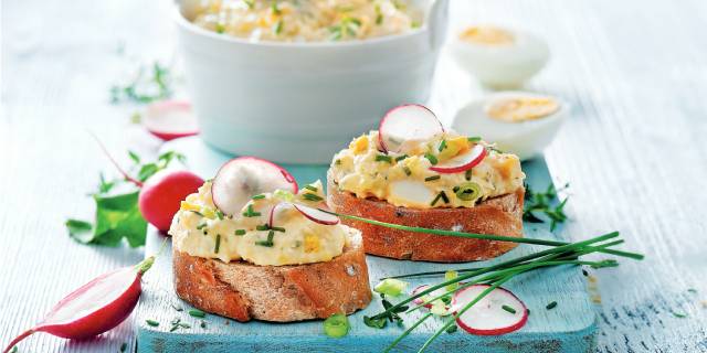 SALÁTY NA SNÍDANI NEBO KE SVAČINĚ