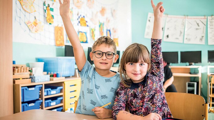 Z darovaných kreditů budou pořízeny školní pomůcky pro děti z dětských domovů